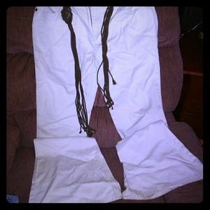 Cream colored wide bottom jeans size 7